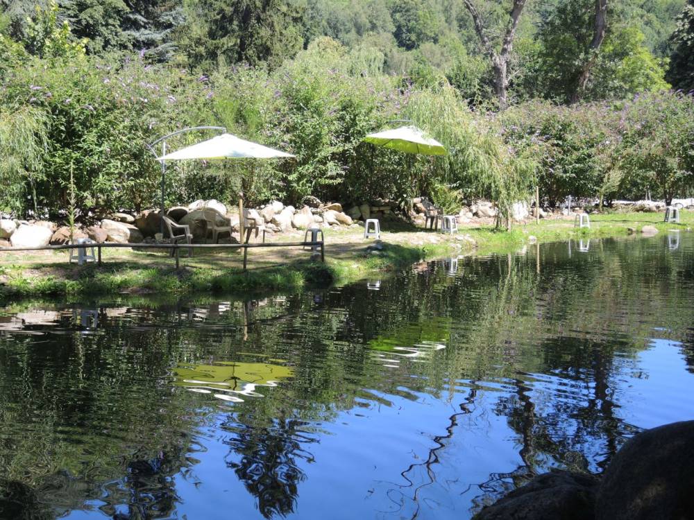 lac pêche avec parasol